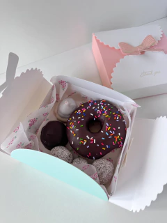 Caja con moño. Precio por unidad. - tienda online