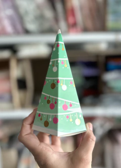 Caja con forma de arbolito. Precio por unidad. en internet