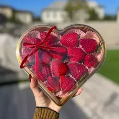 Envase corazón con tapa GRANDE. Color negro. Precio por unidad. en internet