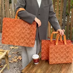 Bolsa con manija "Texturas". Varios tamaños. Precio por unidad. en internet