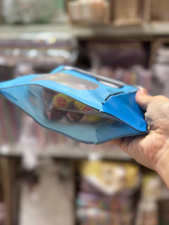 Bolsa doypack con perritos celeste. Precio por unidad. en internet