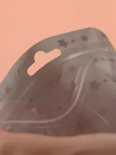 Bolsa holográfica con estrellas. Precio por unidad. - Capkelitos