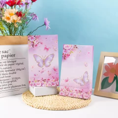 Imagen de Bolsas de papel diseño mariposas. Precio por unidad.