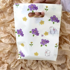 Bolsa riñon "conejos y flores". Precio por unidad. - comprar online