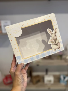 Caja conejo con visor. 22x17x5 cms de alto. Precio por unidad. en internet