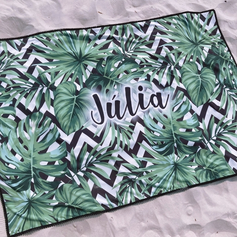 Canga de Praia Personalizada com Mini Pompons | Estampa Folhas Verdes