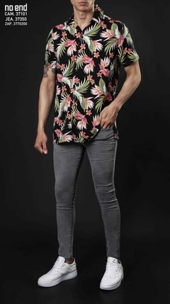 CAMISA HAWAIANA HOJAS VERDES FONDO NEGRO 37101