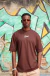 Camiseta Oversized - hands - marrom