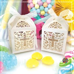 Caja troquelada calada - 5 x 5 x 7 cm - cruz - marfil - comprar online