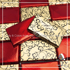 10 un. Chocolatines 6 x 3,5 cm - 8 grms c/u - chocolate a elección - rojo con dorado y arabesco negro