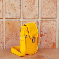 Amarillo en internet