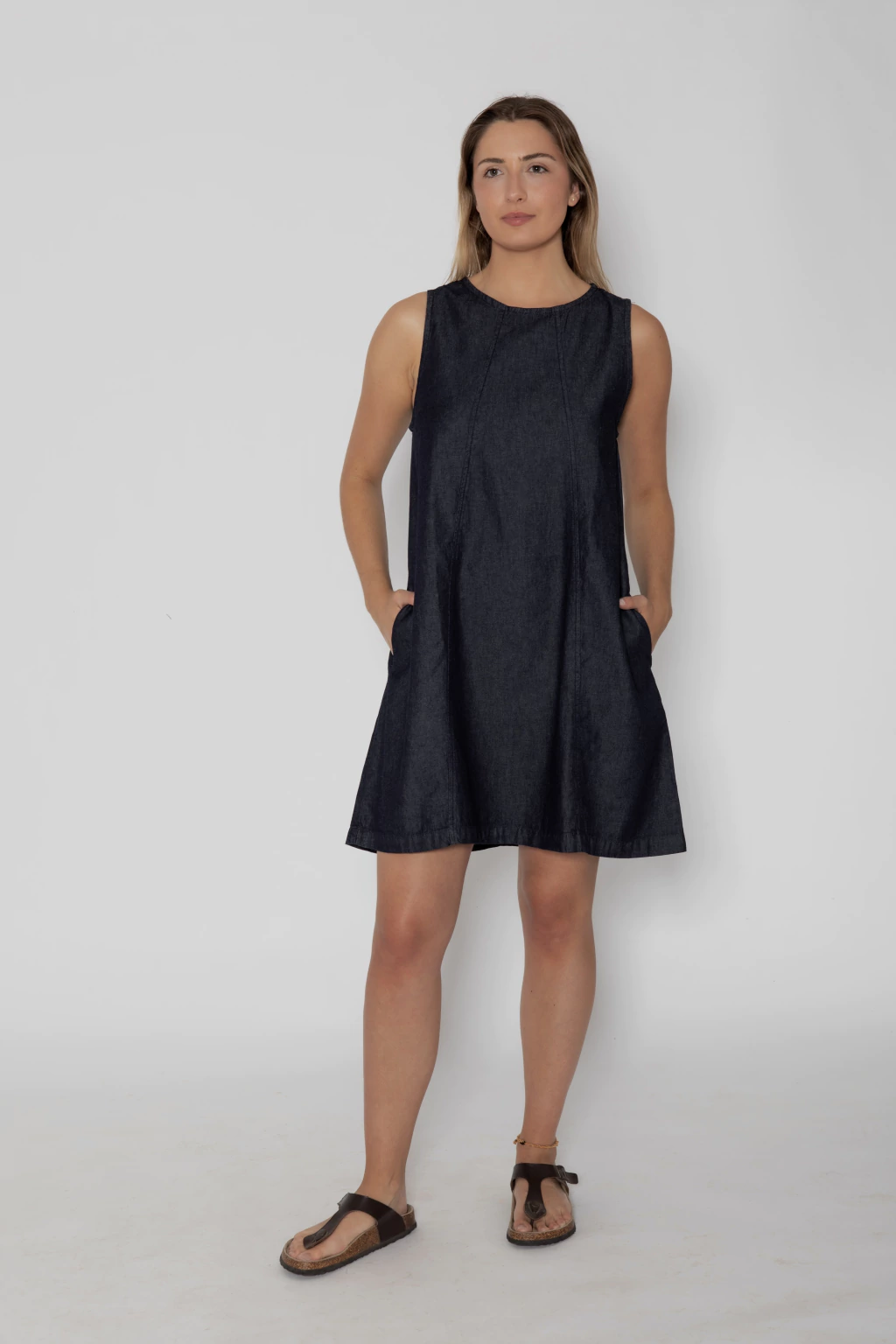 VESTIDO RECORTE CORTO