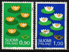 09479 Finlândia 767a/68a Flores Estilizadas U