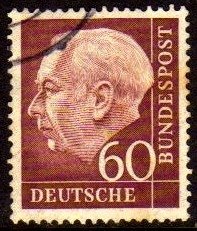 13293 Alemanha Ocidental 71B Thedore Heuss U (a)