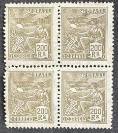 Vovó 200 Réis - Oliva - Quadra Nova, sendo 2 Selos sem Filigrana - RHM 245+245Es - 1536 Uf's