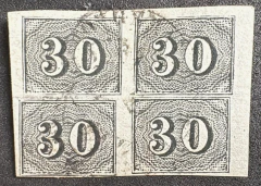 Numeral 30 Réis - Quadra usada com expressivo desalinhamento dos selos - RHM 13 - 180 Ufs.