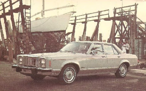 16607 Cartão Postal Carro Monarch Ghia