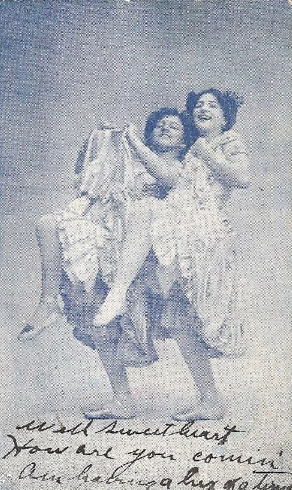 16829 Cartão Postal Antigo Mulheres dançando