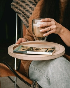 MESA DE ARRIME BANDEJA KIRI en internet