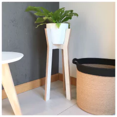 MACETA CON PIE GRANDE 'Y'