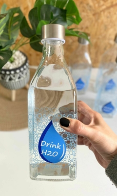 BOTELLA VIDRIO CUADRADA DRINK H2O en internet