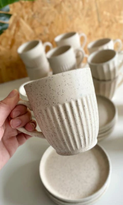 LÍNEA DE CERÁMICA JASPEADA