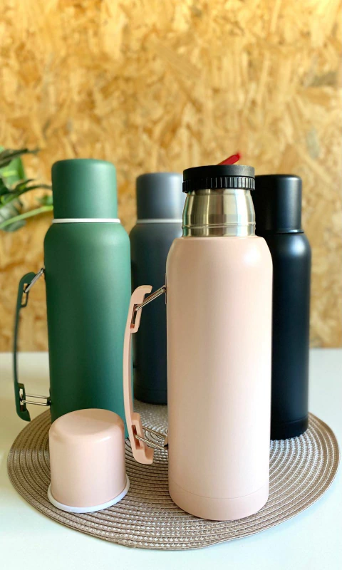 TERMO 1 LITRO PICO CEBADOR CON MANIJA