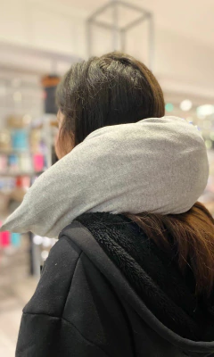 CUELLO ESCONDE ROPA LISO GRIS CLARO - Ayquelindo