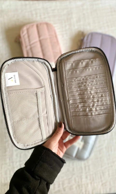 PORTA PASAPORTE/DOCUMENTO PUFFER - tienda online