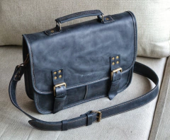 Morral de cuero modelo Old School - Vakapi Cueros