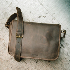 Morral de cuero modelo RUSTIC