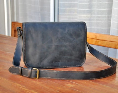 Morral de cuero modelo RUSTIC