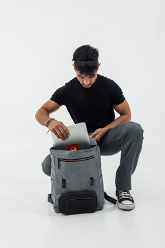 Mochila Montecarlo - Jean y cuero - comprar online
