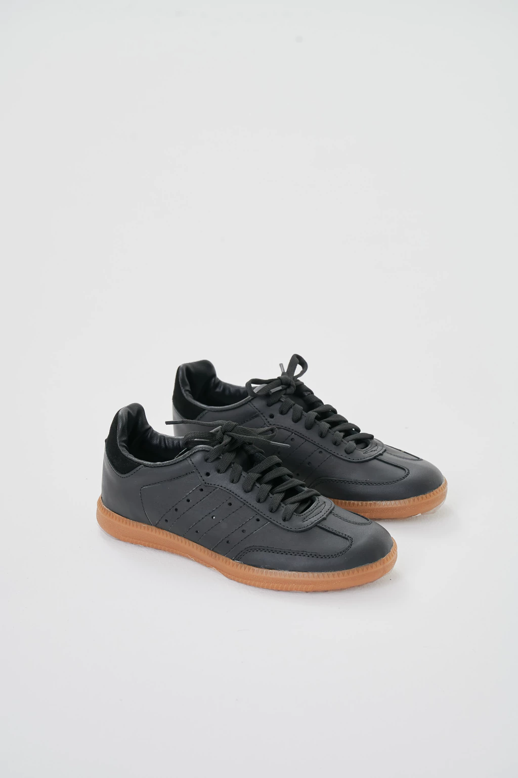 ZAPATILLAS DINAMARCA LISA NEGRAS thumbnail 3