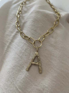 Colgante Inicial con Cadena de Bronce c/ baño de Oro - tienda online