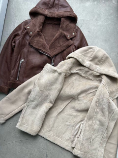 Gamulan con Capucha Oriente en internet