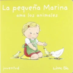 Pequeña Marina ama a los animales