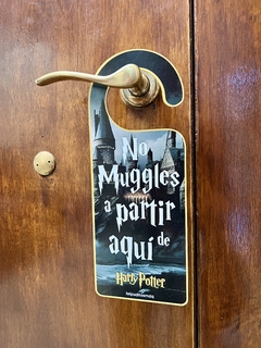 Cartel para picaporte - MUGGLES