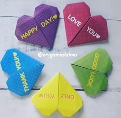 CORAZONES con MENSAJES de 12x12cm. 20 hojas. Simple faz.Jong ie nara.