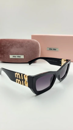 Óculos de Sol Miu-Miu SMU09W com Formato Geométrico - comprar online