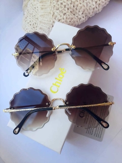 Oculos de sol Chloe Rosie Petite Flower - M&M Acessorios
