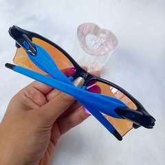 Imagem do óculos de sol oakley flak 2.0 ciclista