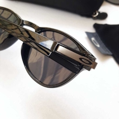 oculos de sol Oakley Latch Round Polarizado Cores variadas - comprar online