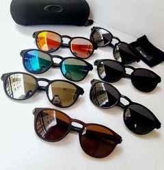oculos de sol Oakley Latch Round Polarizado Cores variadas - comprar online