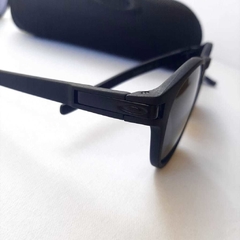 oculos de sol Oakley Latch Round Polarizado Cores variadas na internet