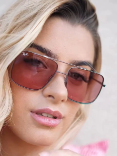 Ray Ban Ari na internet