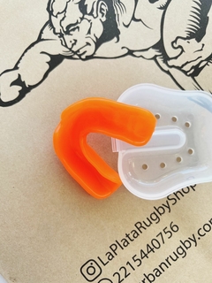Protector Bucal Nassau Naranja Fluor Senior - comprar online