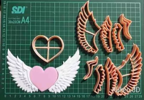 Cortante Corazon Con Alas Collage 15cm