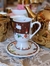 230397 - XÍCARA COM PIRES 100ML - PORCELANA - AMOR POR AMÉLIE - Cravo e Canela Shabby