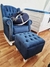 Sillón Bergere capitoné mecedor con puff tapa fija (Pana clásica)
